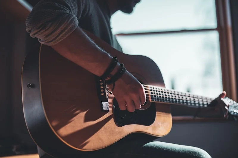 Showroom Classic & Acoustic Tràng Tiền